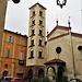 La chiesa di San Giacomo, edificio romanico del XIII secolo con facciata del secolo seguente con elementi gotici. Anche il campanile del '300 è in forme gotiche mentre il protiro è un'aggiunta seicentesca.