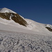 Von hier schräg rechts über den Gletscherbruch auf den Gipfel
