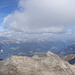 Panorama im Norden: Ganz links am Bildrand Thusis, mitte-rechts Davos, ganz rechts Albulapass