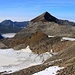 Grataussicht unterhalb des Gipfels hinüber zum nahezu gleich hohen Uri Rotstock (2928,5m).