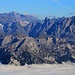 Brunnistock (2952m):<br /><br />Gipfelaussicht nach Osten zum höchsten Glarner Tödi - Piz Russein (3614m). Der auffällige Felsgipfel rechts ist der Grosse Windgällen (3187,3m), ebenfalls eine tolle Tour welche ich vor 17 Jahren unternahm: [http://www.hikr.org/tour/post633.html].