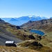 Aussichtspunkt oberhalb des Col de Fenestral.<br />Blick auf die Cab. de Fenestral und den Stausee Lac Supérieur de Fully (2128m).Auf dem Wanderweg (links) setzt man die Umrundung des Grand Chavalard fort.<br />