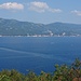 Blick zurück auf die Kvarner Bucht mit der Ostküste Istriens.