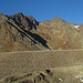 Die Höchster Hütte ist erst im letzten Moment sichtbar; rechts oben aber die Bergstation der Materialseilbahn.