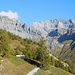 Start an  der Bergstation Jorasse in Richtung Norden mit schönen Blicken auf die Muverans