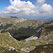 Cima di Vall'Organo - Ausblick am Gipfel in etwa nordöstliche/östliche Richtung. Links dürfte der Monte di Cambio zu sehen sein, mittig der Monte I Porcini.