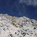 Im Aufstieg zum Monte Terminillo - Rot-weiß markiert durch felsiges Gelände.