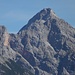 Schönfeldspitze im Zoom, bei weiterer Vergrößerung ist ein Kreuz auf ihrem Gipfel sichtbar
