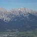 Über Saalfelden ragen die Berchtesgadener Alpen auf.