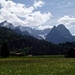 Alpspitze links,Waxensteine rechts