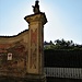 Palazzo Orsini di Roma. L'esedra in muratura che un tempo dava accesso al giardino, oggi scomparso.