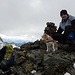 Gipfelfoto mit Lexy, Ferienhund Lamar wartete weiter unten