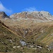 Nach etwa 100m Aufstieg im Val Ramosa zeigte sich ersmals der Piz Cavel (2945,5m).