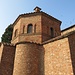 L'esterno del Battistero di San Giovanni. Costruito in mattoni nel V secolo, sopraelevato nell'VIII e restaurato nel 1940.