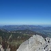 Blick über letzten Meter des Nordgrats ins Chiemgau