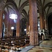 L'interno è a tre navate divise da pilastri crociformi con archi e volte a crociera ogivali.