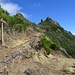 Nach links weiter zum Pico Ruivo, nach rechts hinunter nach Curral das Freiras.