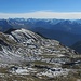 Über den Gehrengrat und das Aufstiegsgelände geht der Blick in die Silvretta