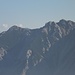 Rechts des Rossbergs sieht man einen unvermessenen, namenlosen Gipfel.