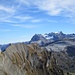 am Forstberg-Gipfel angekommen: im Osten dominiert der Glärnisch, davor links Chläbdächer und rechts Silberen 
