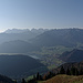 Ausblick vom Lochner Horn (1.448m) Richtung Walchsee und Wilder- und Zahmer Kaiser.