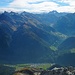 Über Steeg und den Lechtaler Alpen zeigt sich der mächtige Hohe Riffler.