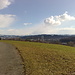 Weiter dem Hang entlang mit ständig schönem Blick auf Winterthur.