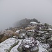 Sui viscidi sassi per salire al Monte Malfa.