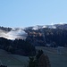 Während es an der Talstation totenstill ist lärmen oben am Berg die Schneekanonen.