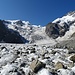 Auf dem Morteratsch-Gletscher: Das Eis hat bereits viele Steine freigegeben.