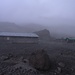 bei Nebel erreichen wir die Kibohütte 4700m. 