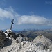 30 Ein bescheidenes Symbol ziert ihren Gipfel. Die Cima gehört zweifelsohne in Club der Top Ten der Dolomiten3000er. Ein Gardegipfel, sehr selten besucht, so wird es bleiben, auch nach diesem Bericht. Ein wahrer Bergsteigerberg.