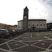 <b>Chiesa parrocchiale di San Siro a Lanzo d'Intelvi.<br />Dal nucleo di questa cittadina montana mi restano 6 km di facile salita lungo la Via Sighignola. </b>