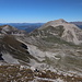 Pizzo Cefalone - Ausblick am Gipfel, u. a. zum Lago di Campotosto und zum etwa nordwestlich gelegenen Monte Corvo.