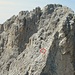 01 Zwei Bergsteiger unter dem Torre del Focobon beim Aufstieg zur Cima. Aber von vorne....
