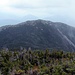 Blick vom Gipfel des Algonquin auf den Wright Peak (1395 Meter)