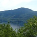 Black Mountain von der gengenüberliegenden Seite (Tongue Mountain) des Lake George gesehen