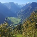 Schöne Ausblicke gibts bereits bei der Bahnstation in Braunwald