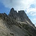 40 Am Ende des Veloklettersteigs zeigen sich die Beiden ganz "Großen" der Dolomiten nochmal in voller Pracht. Die schlanke Cima della Madonna und das "Phallussymbol" des Sass Maors.