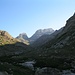 Aufstieg durch das Golo-Tal. jetzt erblickt man die Paglia Orba (rechts) und den Nachbarberg Capu Tafunatu.(links)