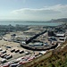 Von den Klippen aus hat man einen guten Blick auf den Faehrhafen von Dover, einen der meistbenutzten Passagierhaefen der Welt.