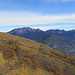 salendo verso il Monte Cornizzolo : vista sul Monte Barro e il Monte Resegone