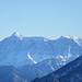 Blickrichtung Südost im Zoom: Zugspitze und Schneefernerkopf