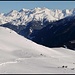 Abstieg mit Blick auf die Tuxer Alpen