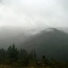 Südschwarzwald - vor Ort sorgten die ziehenden Wolken und Nebelschwaden für ein stimmungsvolles Bild (Blick nach Süden vom Bergrücken des Rammelsbacher Ecks)
