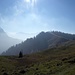 [http://f.hikr.org/files/2828700.jpg Panorama 0 bis SW vom Grat über der Pfrontner Alpe] 