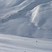 <b>Sul lungo fondovalle deserto dello Jufer Alpa vedo un solitario sciatore diretto al Forcellina. </b>