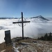 Gipfelkreuz Gnipen - mit wunderschöner Sicht übers Nebelmeer ...