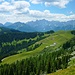 Über die Feistritzer Alm schaut man in die Julischen Alpen.