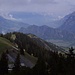 Das Rheintal mit Fläscher Berg. Im Vordergrund die Alp Maton.